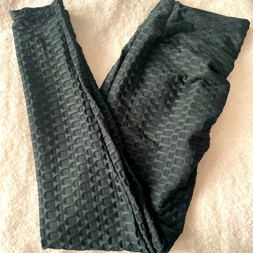 BLACK LEGGINGS